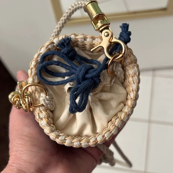 Dior Beige and Blue Woven Bag - Picture 2 of 5